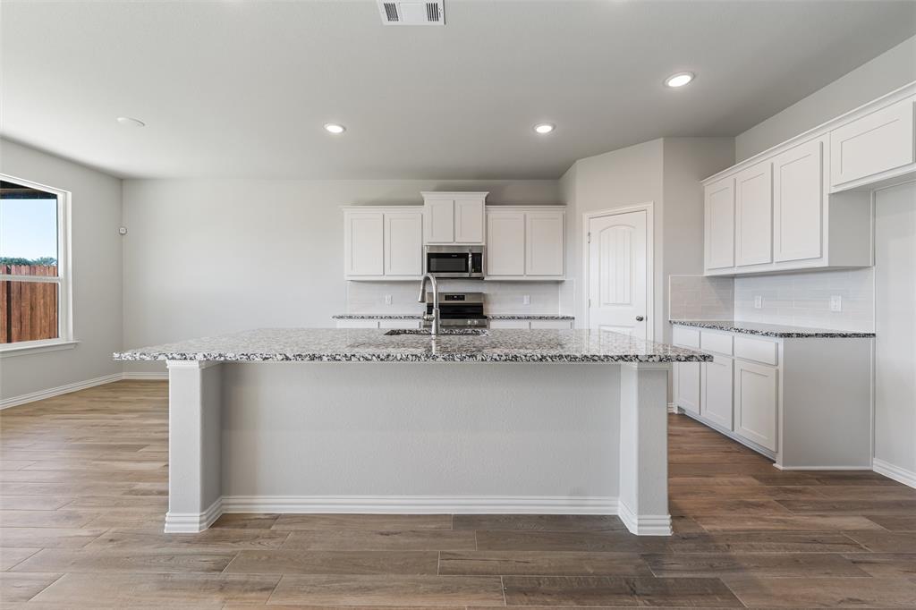 1240 Colca Drive Springtown, TX 76082 - Photo 10 of 40