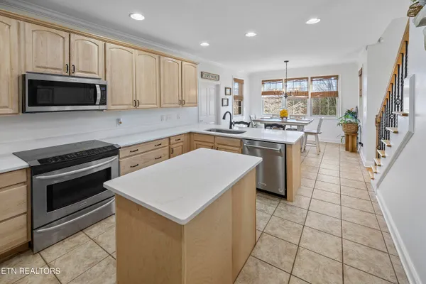 $899,900 | 6736 Ingleside Lane, Knoxville, TN 37924