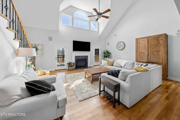 $899,900 | 6736 Ingleside Lane, Knoxville, TN 37924