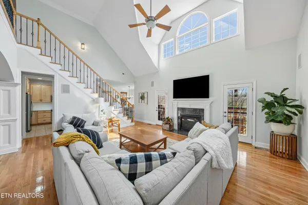 $899,900 | 6736 Ingleside Lane, Knoxville, TN 37924