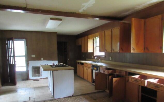 831 Williams Road Summerville, GA 30747 - Photo 7 of 9 831 williams kitchen