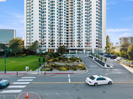 $495,000 | 6363 Christie Avenue, Unit 525, Emeryville, CA 94608