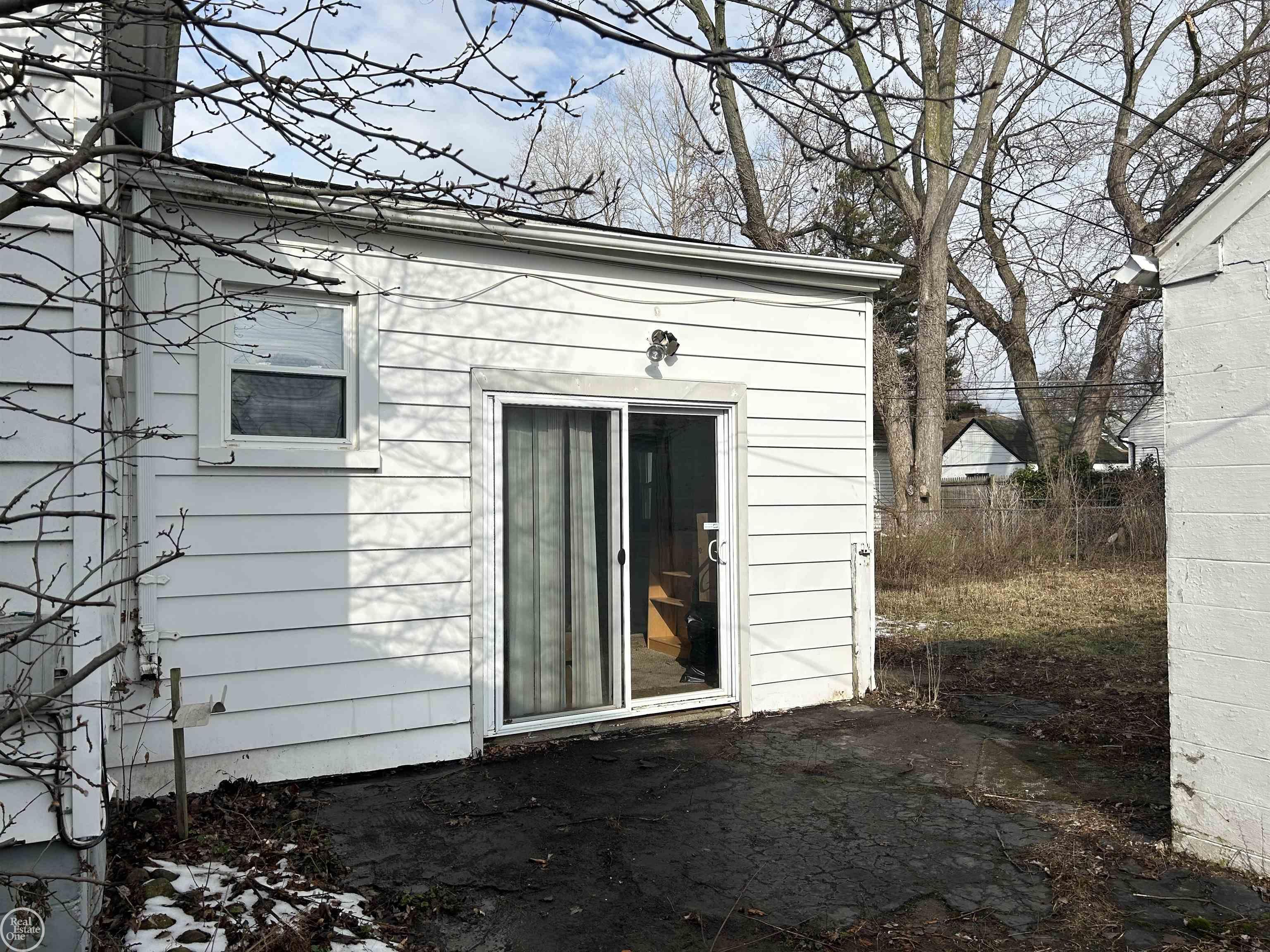 22101 Ridgeway Street St. Clair Shores, MI 48080 - Photo 5 of 9
