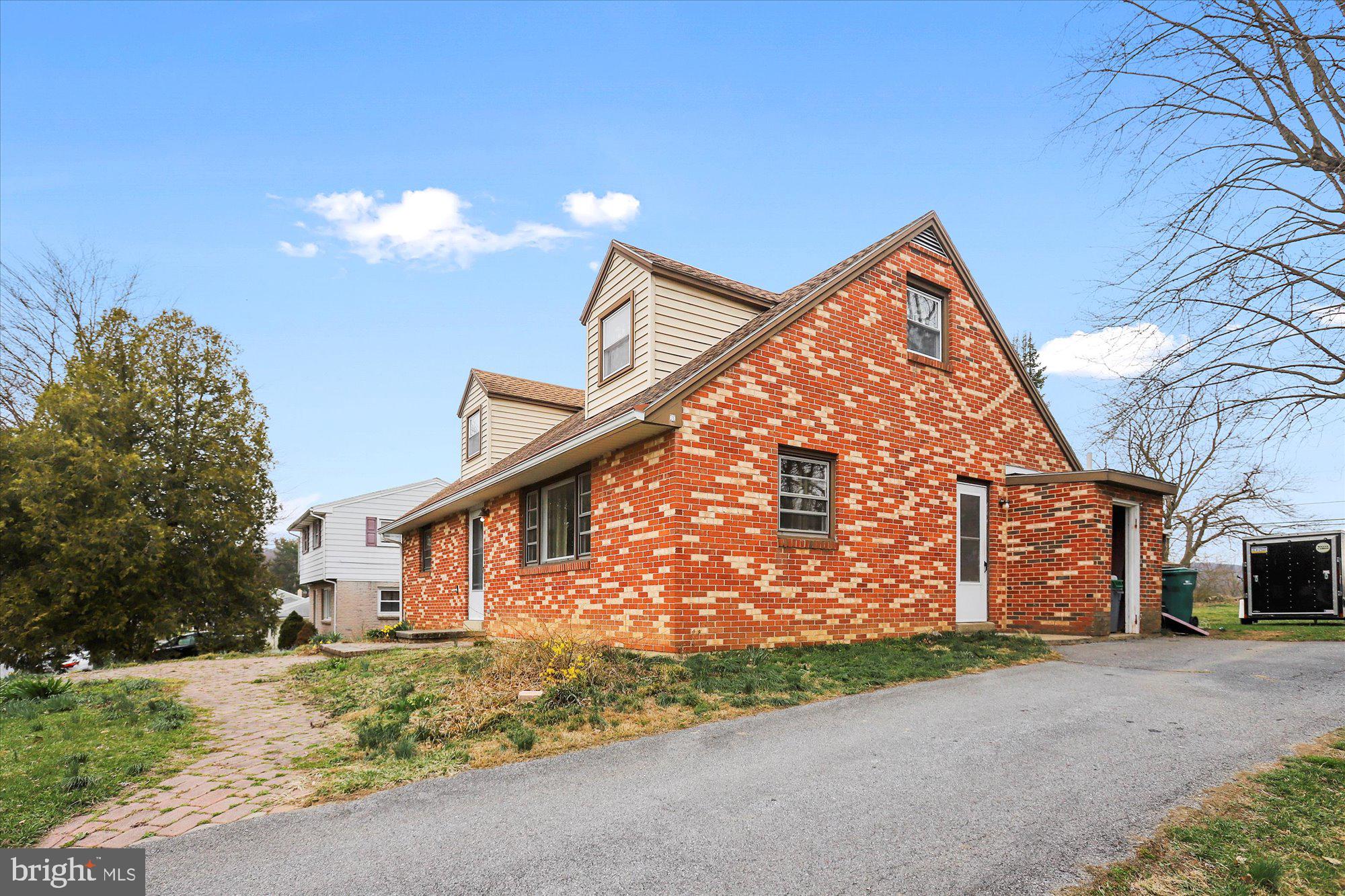 833 Pheasant Road Harrisburg, PA 17112 - Photo 2 of 30 Gallery Image 2