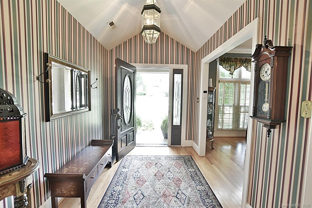 612 Landsdowne Court Fort Mill, SC 29708 - Photo 2 of 28