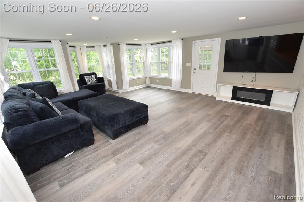 9497 Ellis Road Clarkston, MI 48348 - Photo 15 of 25