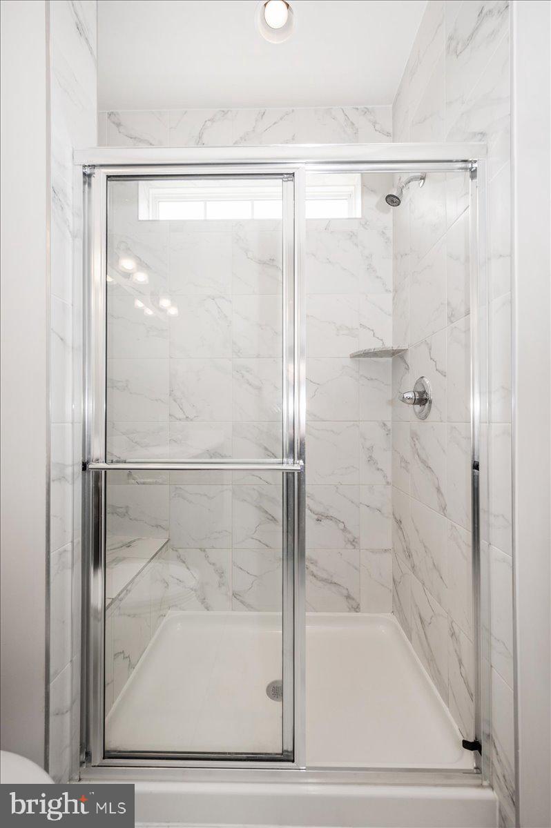 324 Spring Bank Way Frederick, MD 21701 - Photo 29 of 50 OVERSIZE Shower with Seat