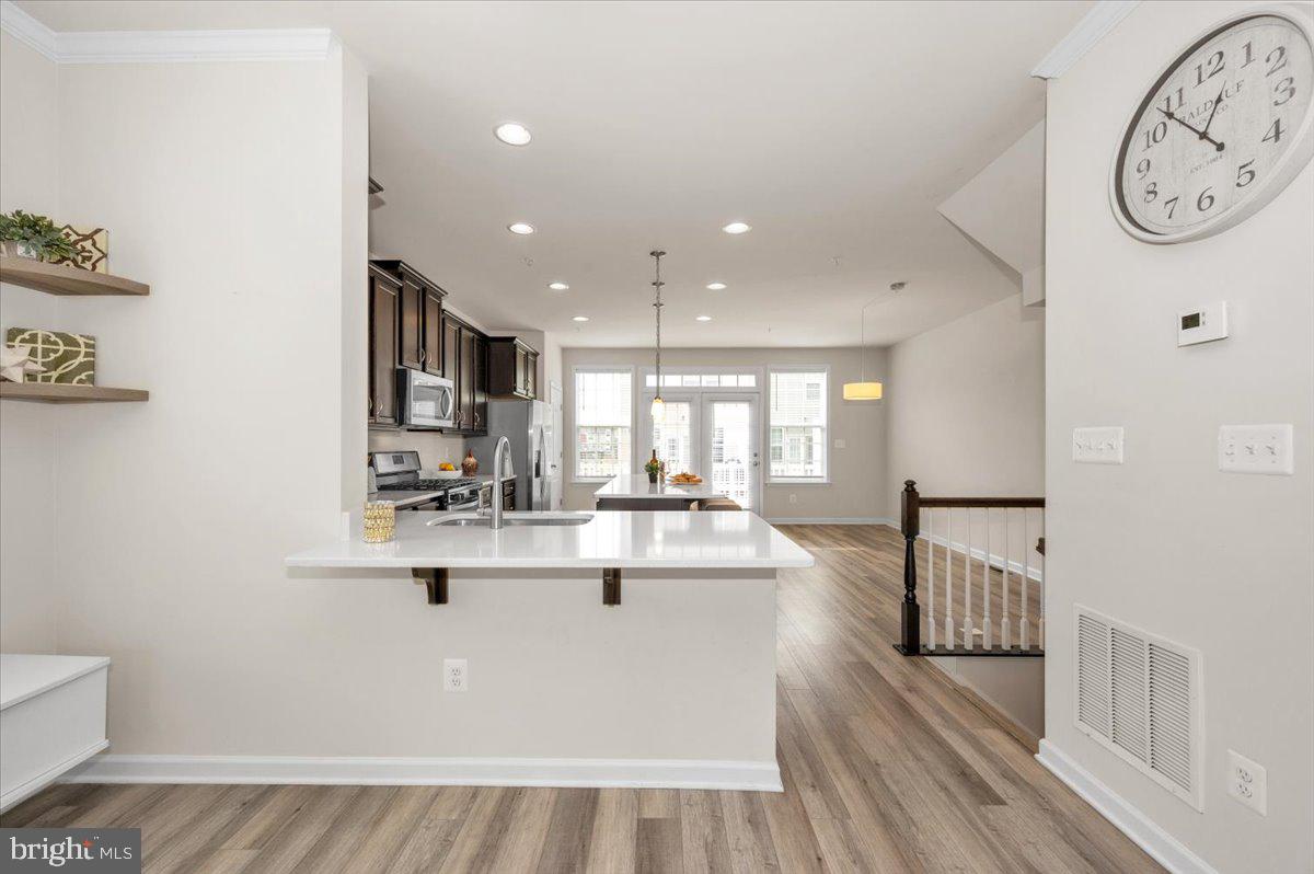 324 Spring Bank Way Frederick, MD 21701 - Photo 7 of 50 Breakfast Bar