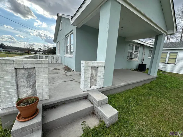 $245,000 | 809 Highway 20, Thibodaux, LA 70301