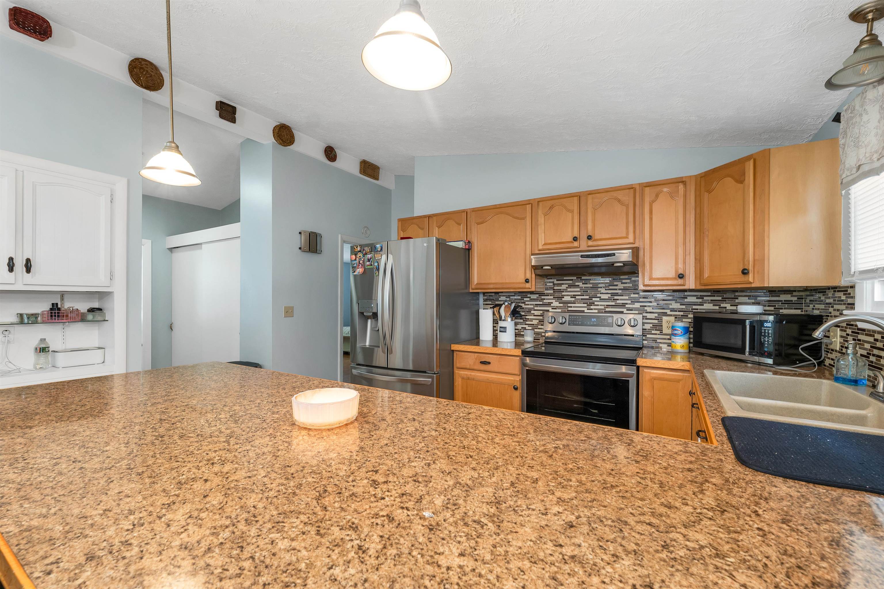 4 Johns Drive, Unit A Hooksett, NH 03106 - Photo 5 of 40