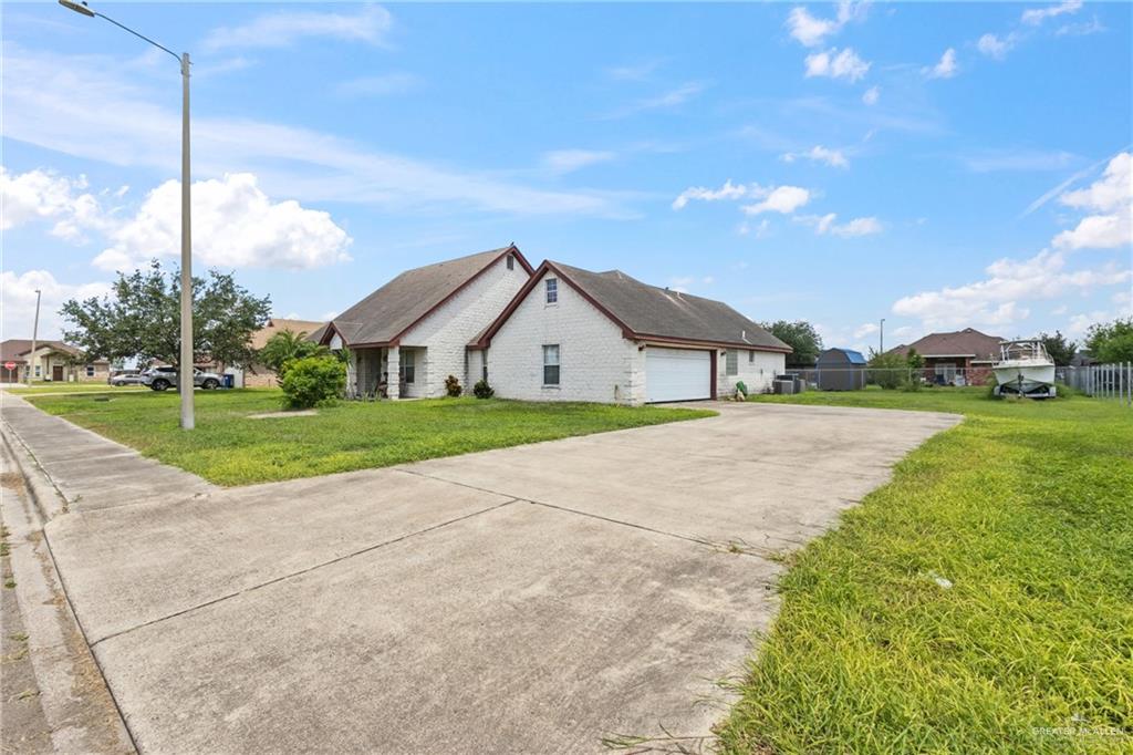402 Mockingbird Lane Edcouch, TX 78538 - Photo 2 of 25