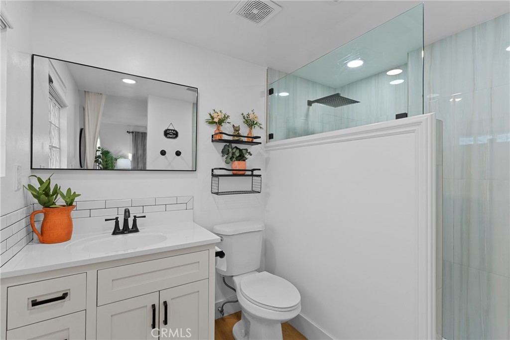 225 South Feldner Road Orange, CA 92868 - Photo 15 of 40 Primary bathroom ~