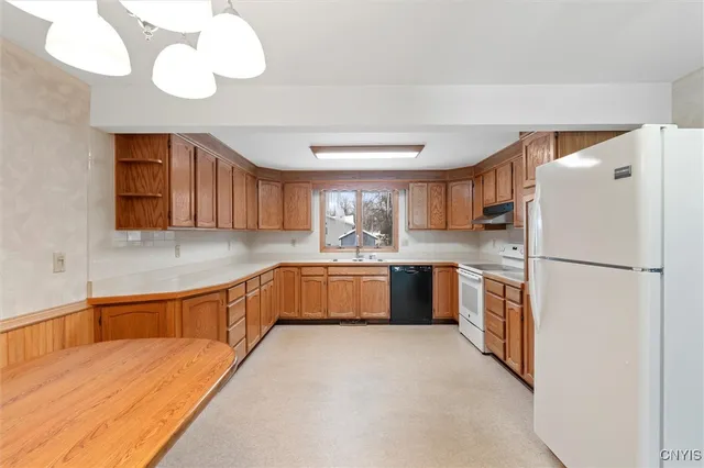 $209,900 | 127 Savaria Drive, Geddes, NY 13209