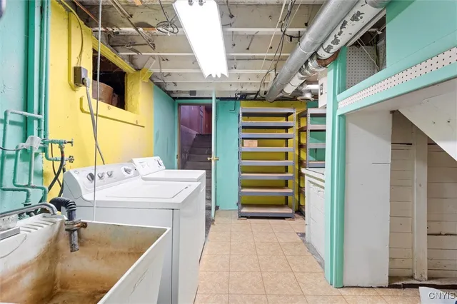 $209,900 | 127 Savaria Drive, Geddes, NY 13209