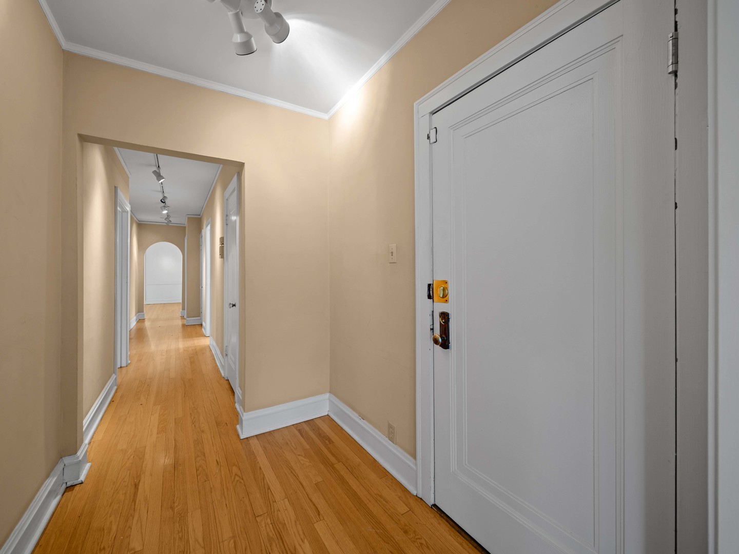1016 Austin Street Evanston, IL 60202 - Photo 4 of 32