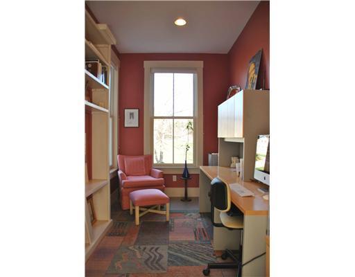 186 A Lower Flying Point Road Freeport, ME 04032 - Photo 16 of 25 Den/Family/Great Room.