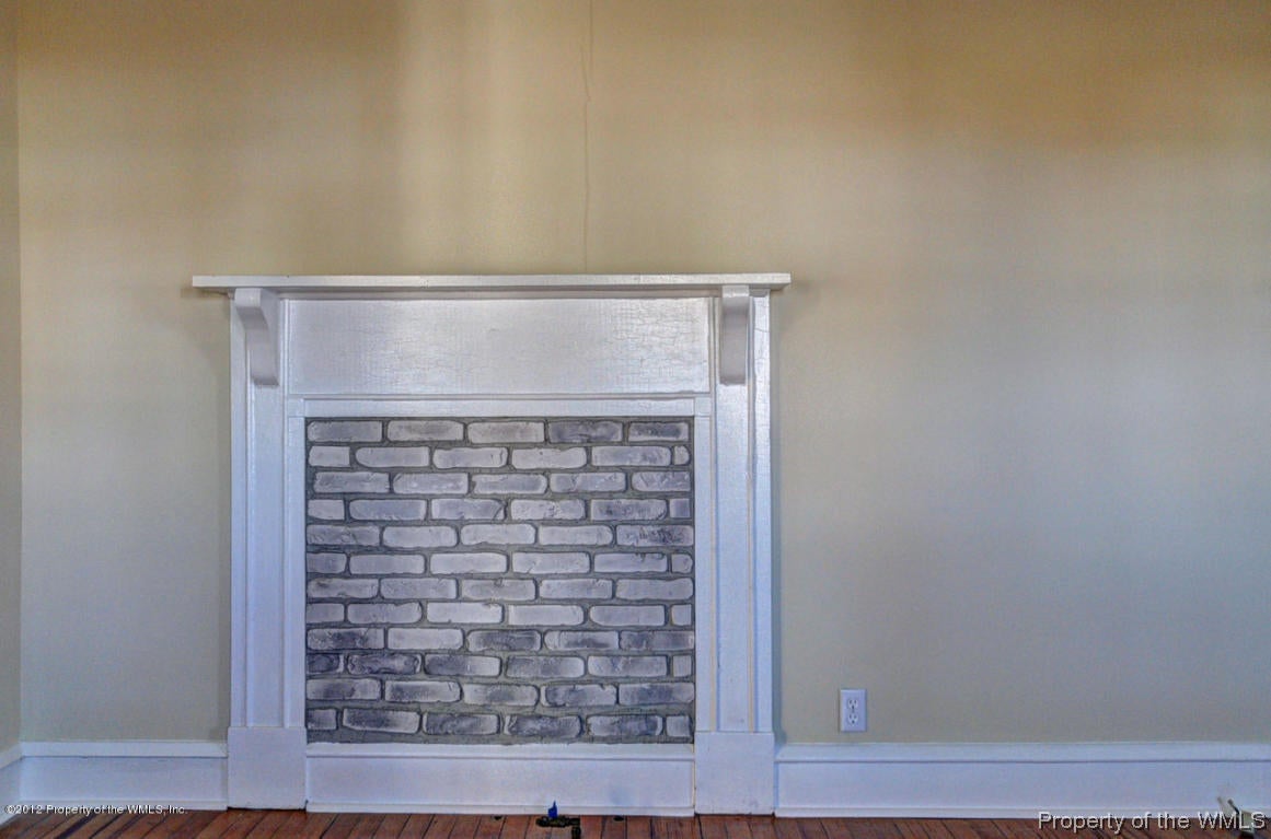 1601 Dandy Loop Road Yorktown, VA 23692 - Photo 5 of 38 Gallery Image 5