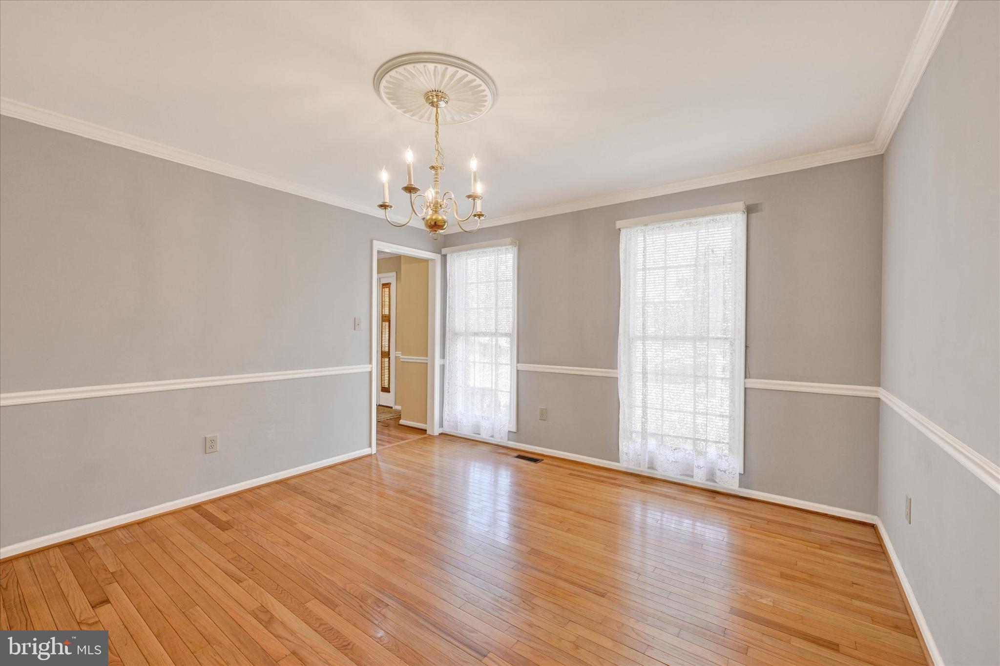 14003 Forest Ridge Drive North Potomac, MD 20850 - Photo 17 of 36 Dinning room
