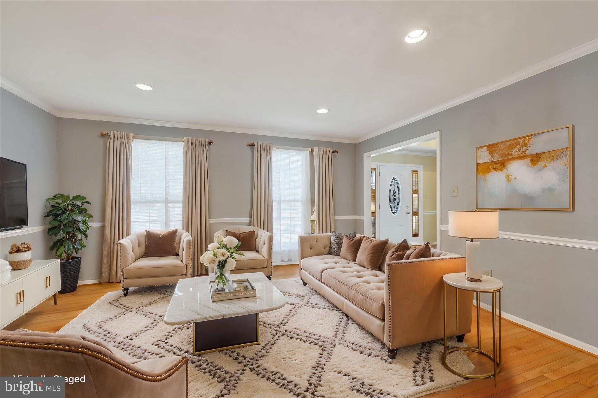 14003 Forest Ridge Drive North Potomac, MD 20850 - Photo 5 of 36 Living room