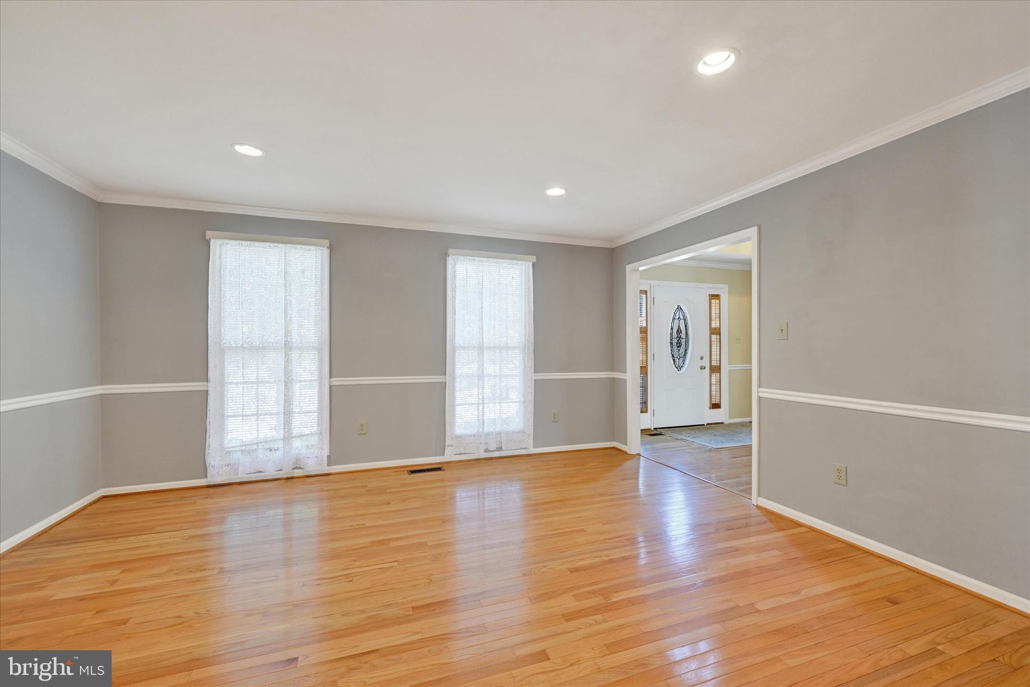 14003 Forest Ridge Drive North Potomac, MD 20850 - Photo 6 of 36 Living Room