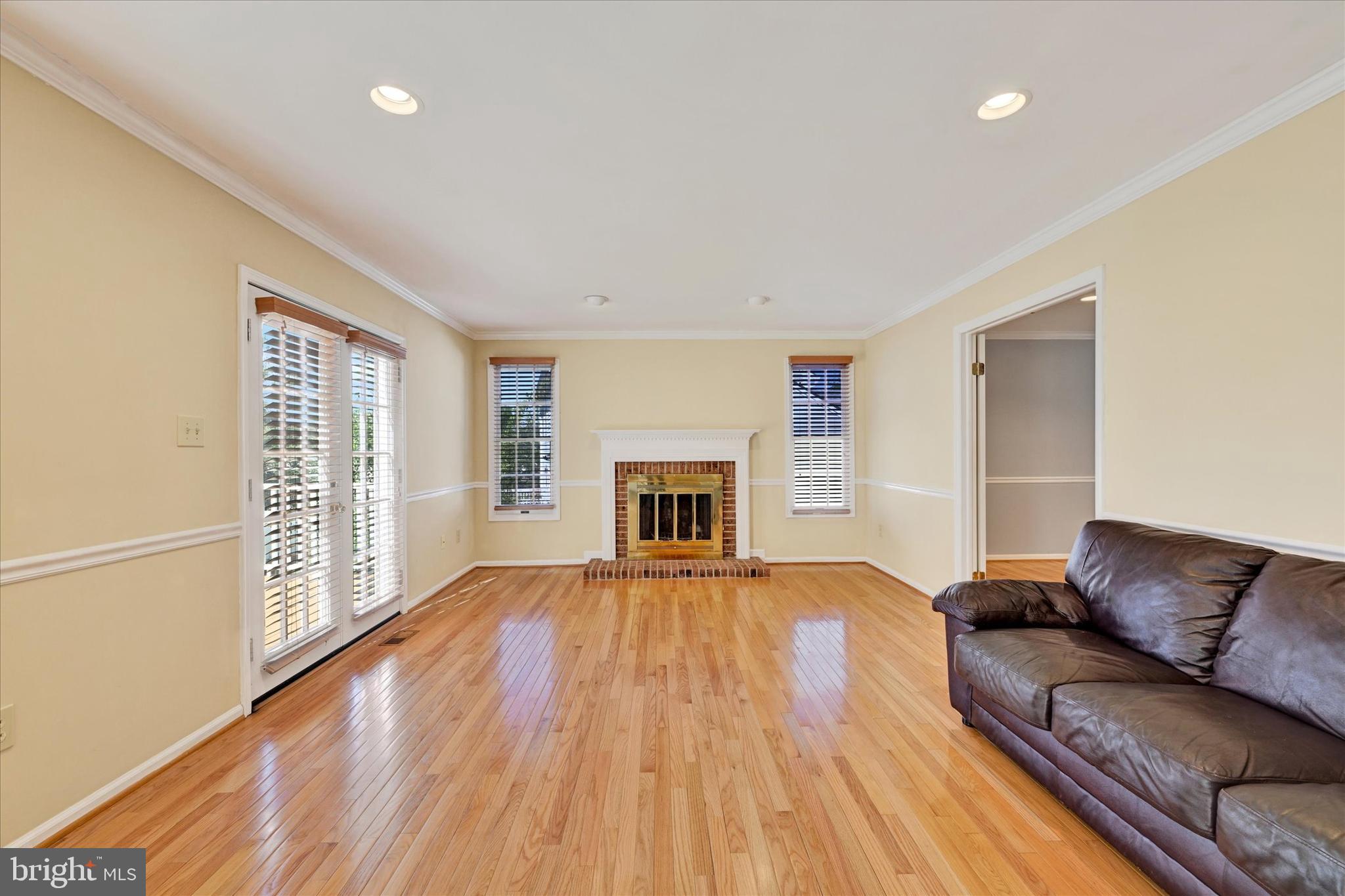 14003 Forest Ridge Drive North Potomac, MD 20850 - Photo 7 of 36 Family room