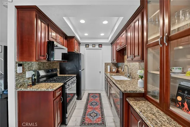 $699,429 | 20362-10 Flower Gate Lane, Yorba Linda, CA 92886