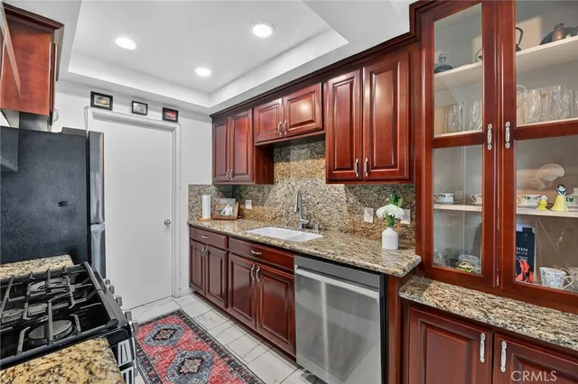 $699,429 | 20362-10 Flower Gate Lane, Yorba Linda, CA 92886