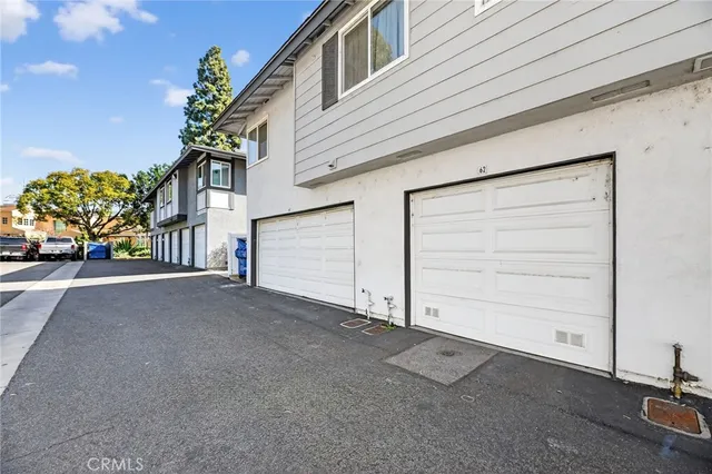 $699,429 | 20362-10 Flower Gate Lane, Yorba Linda, CA 92886