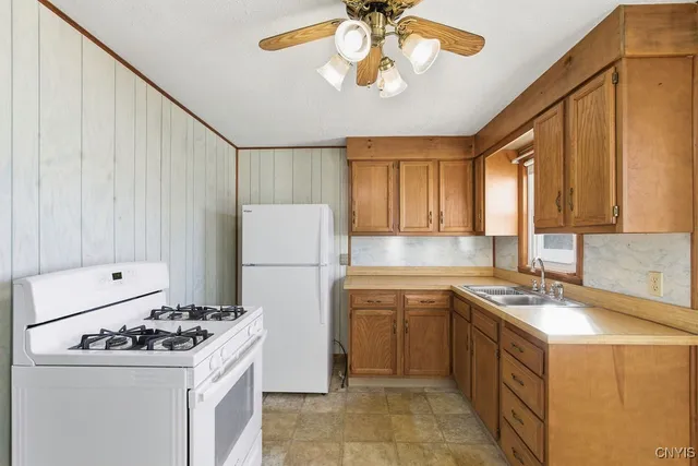 $180,000 | 705 7th N Street, Salina, NY 13088