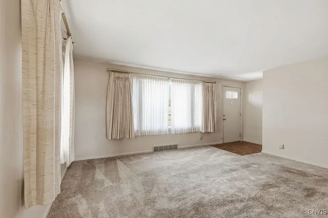 $180,000 | 705 7th N Street, Salina, NY 13088