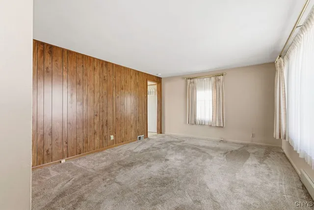 $180,000 | 705 7th N Street, Salina, NY 13088