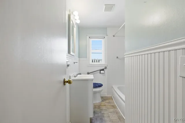 $180,000 | 705 7th N Street, Salina, NY 13088