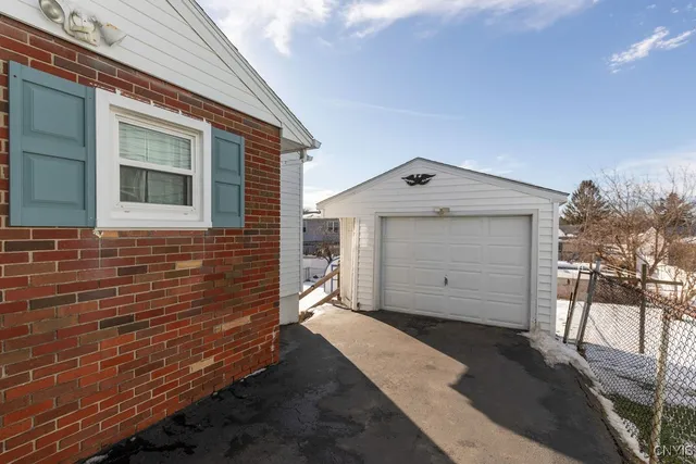 $180,000 | 705 7th N Street, Salina, NY 13088