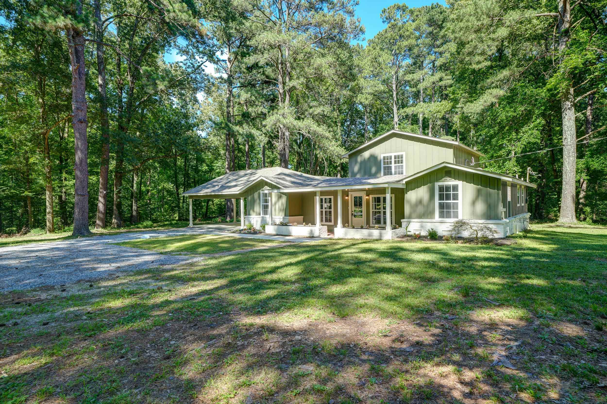 4630 Billy Maher Road Bartlett, TN 38135 - Photo 2 of 40 a front view of a house with a garden