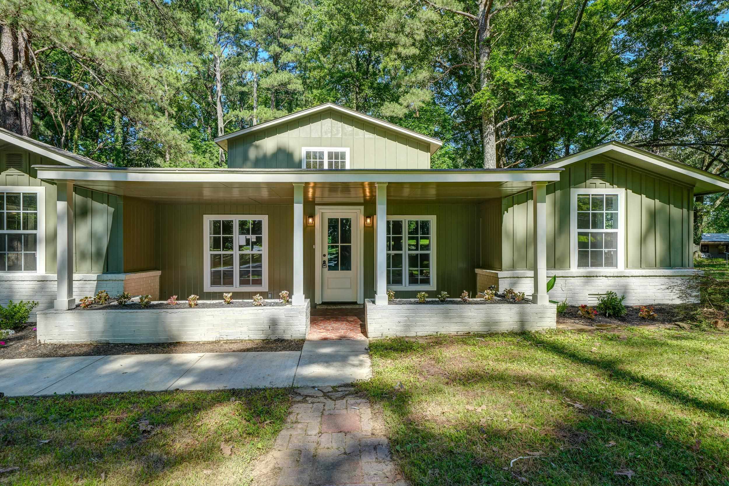 4630 Billy Maher Road Bartlett, TN 38135 - Photo 6 of 40 a front view of a house with a yard