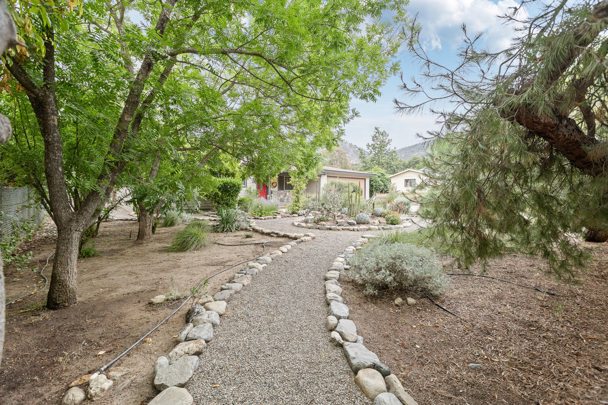 40826 Grouse Drive Three Rivers, CA 93271 - Photo 5 of 75 5 Walkway