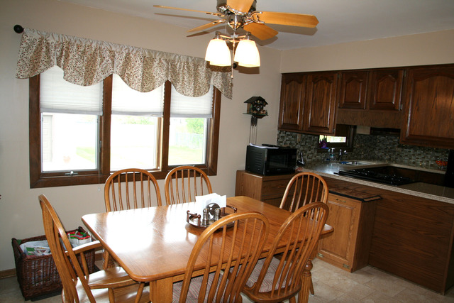 10728 Rutherford Avenue Worth, IL 60482 - Photo 5 of 25