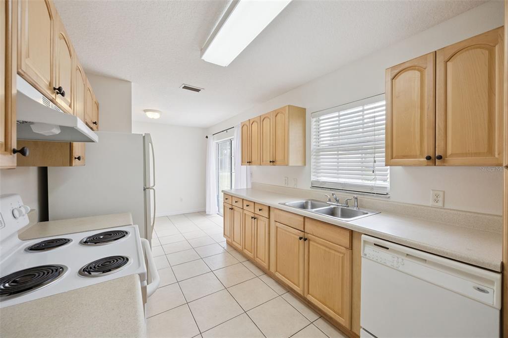 1105 North Rockingham Avenue Tavares, FL 32778 - Photo 7 of 17