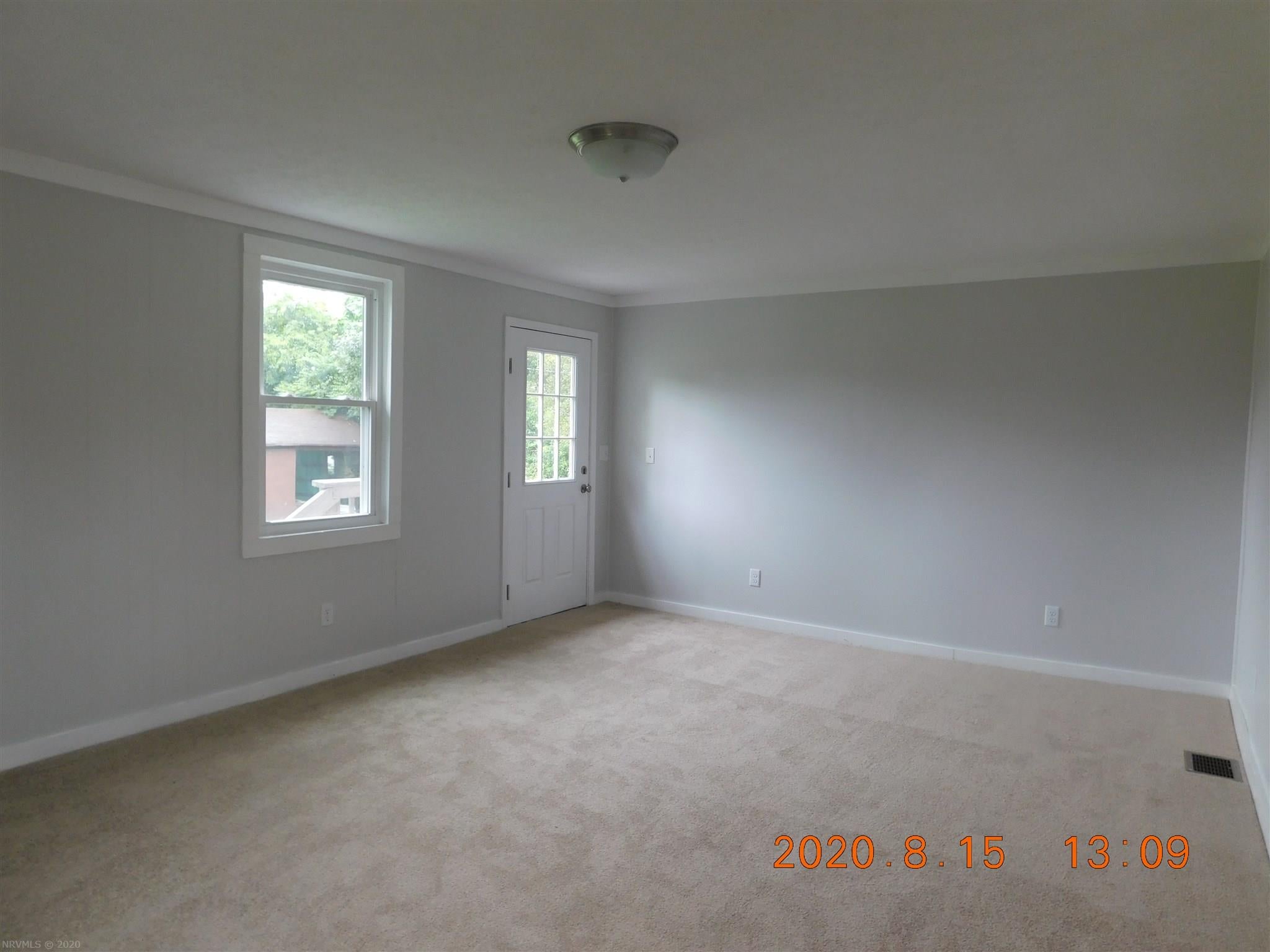 7463 Ridge Road Radford, VA 24141 - Photo 6 of 25 Gallery Image 6