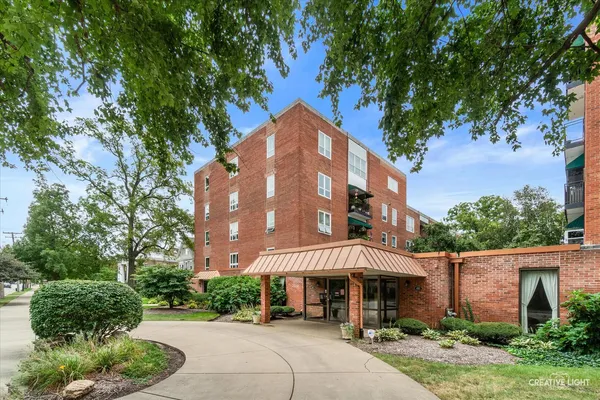 $225,000 | 450 West Downer Place, Unit 2A, Aurora, IL 60506