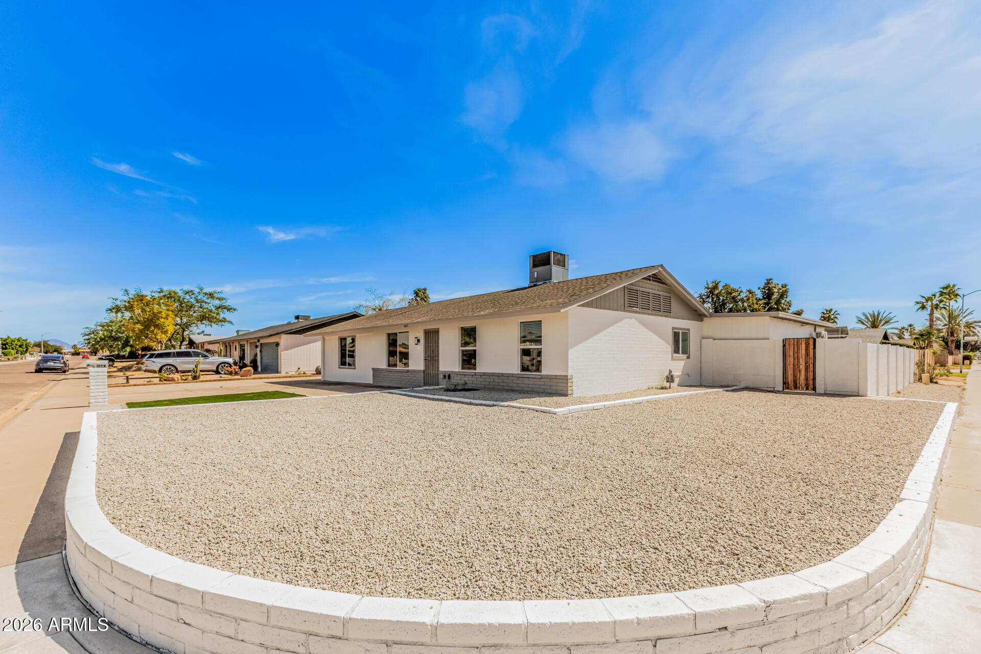 1647 West Villa Rita Drive Phoenix, AZ 85023 - Photo 3 of 59 Corner View