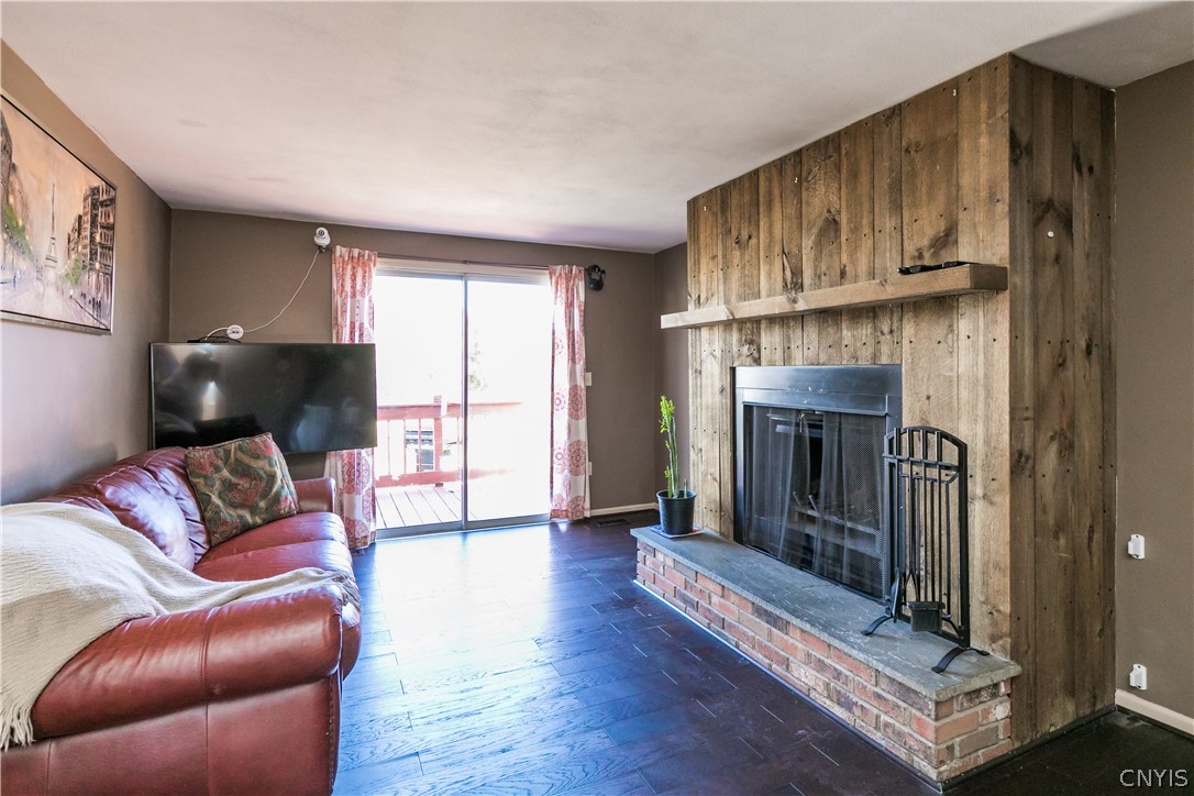 8290 Swallow Path Liverpool, NY 13090 - Photo 6 of 48 Gallery Image 6