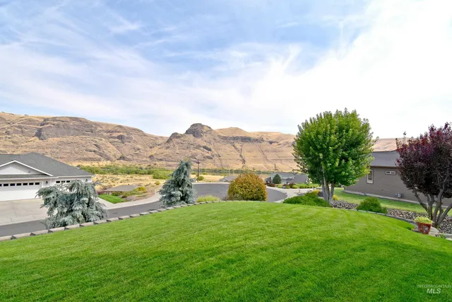 $628,000 | 66 Appleford Court, Asotin, WA 99402