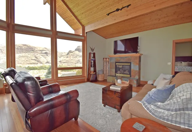 $628,000 | 66 Appleford Court, Asotin, WA 99402