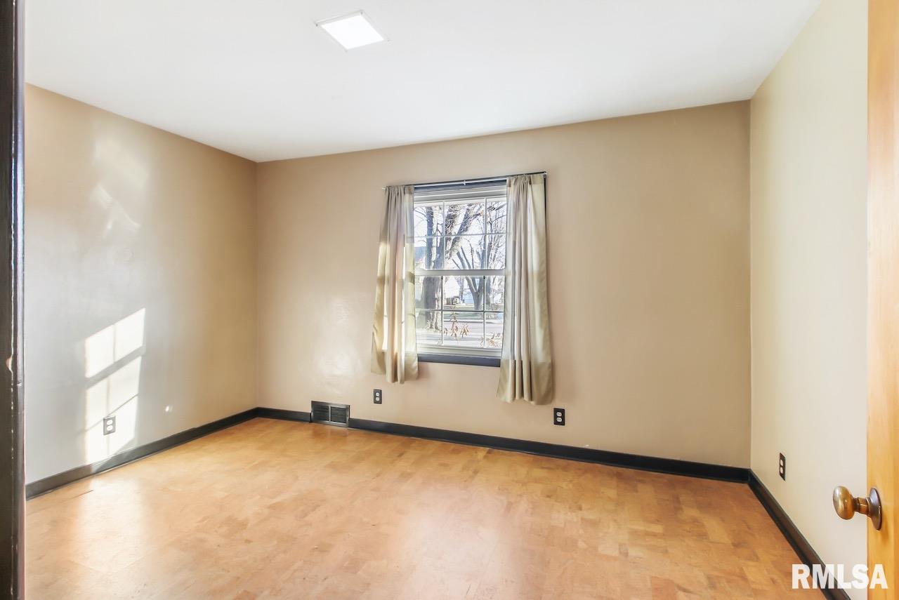 509 West Ridgemont Road Peoria, IL 61614 - Photo 13 of 28 Gallery Image 13