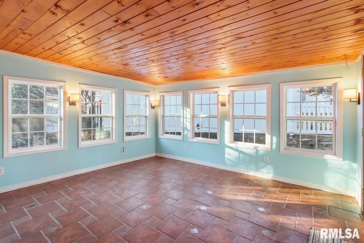 509 West Ridgemont Road Peoria, IL 61614 - Photo 23 of 28 Gallery Image 23
