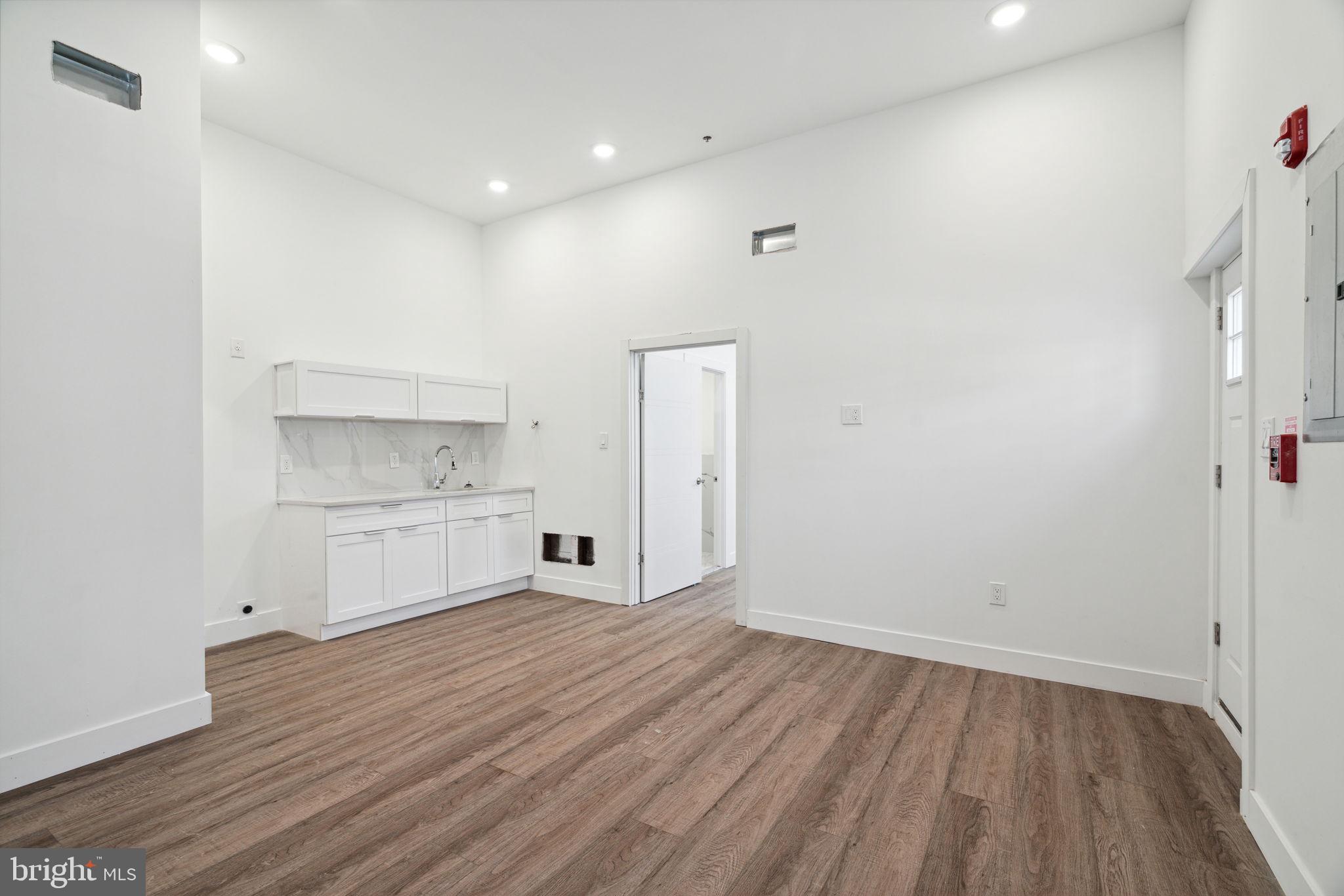 5164 Ridge Avenue, Unit B Philadelphia, PA 19128 - Photo 4 of 13