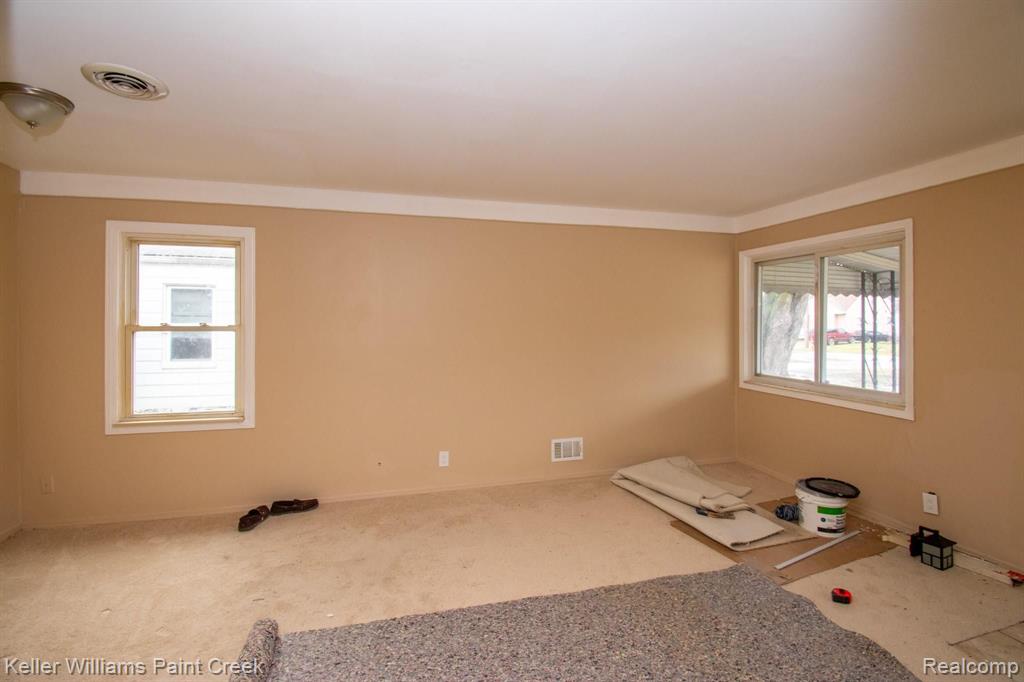 25665 Hayes Road Warren, MI 48089 - Photo 5 of 23