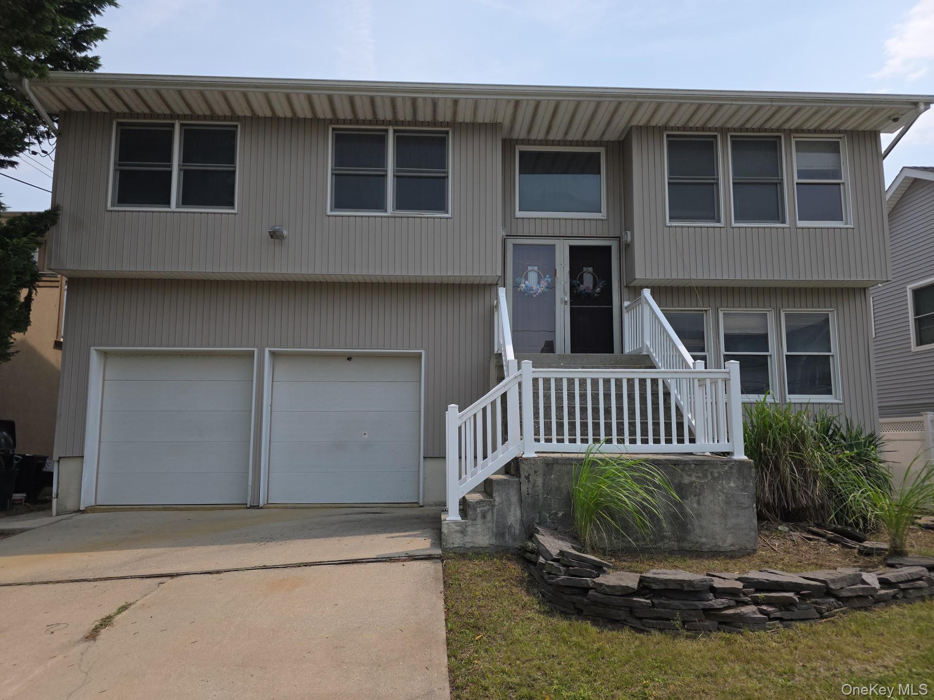 2871 Shore Road Seaford, NY 11783 - Photo 2 of 27 Gallery Image 2
