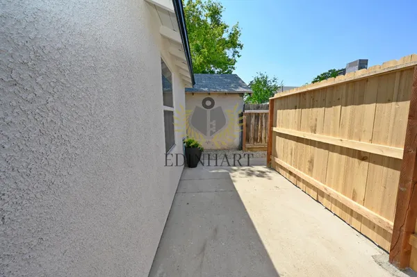 $2,100 | 1584 North Carruth Avenue, Unit A, Fresno, CA 93728